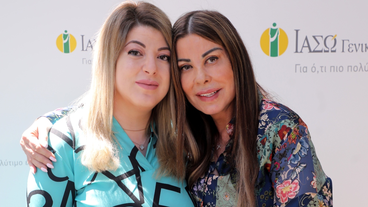 Άντζελα Δημητρίου: Στο κοιμητήριο με την κόρη της, Όλγα Κιουρτσάκη