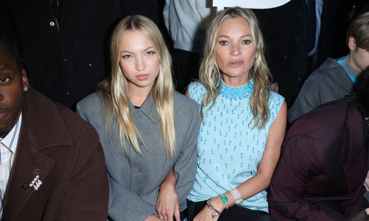 Κέιτ και Λίλα Μος: Σαν δίδυμες αδελφές στο fashion show του Dior στο Παρίσι