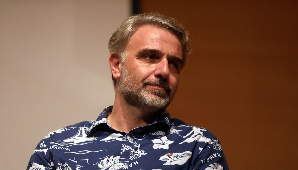 Φάνης Μουρατίδης: «Δεν έχω πάρει συμβουλές ούτε από τη Βίκυ Σταυροπούλου, ούτε από τον Γρηγόρη Αρναούτογλου. Δεν είμαι και κανένα παιδάκι»