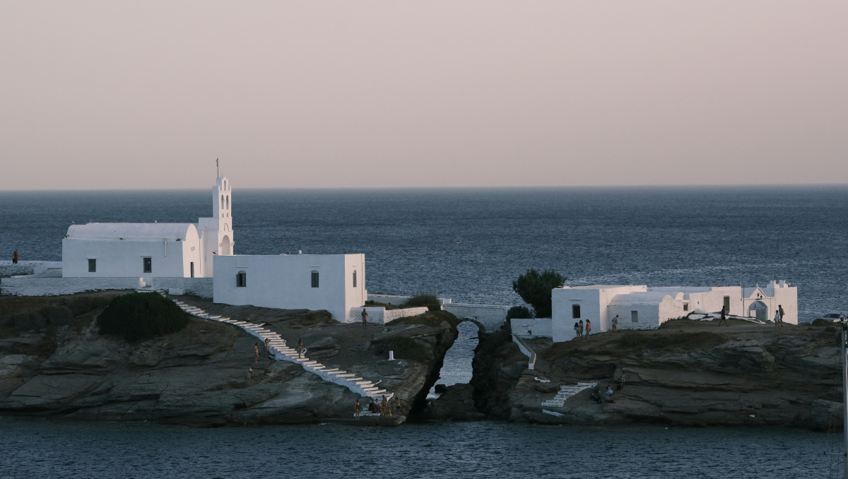 Το ελληνικό νησί που επέλεξε ως κορυφαίο τουριστικό προορισμό για το 2024 η Vogue