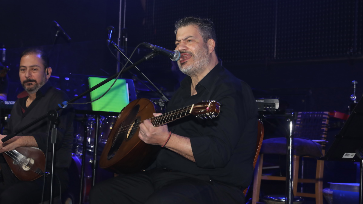 Μανώλης Κονταρός: Πότε κάνει πρεμιέρα στο Cabana Live Stage