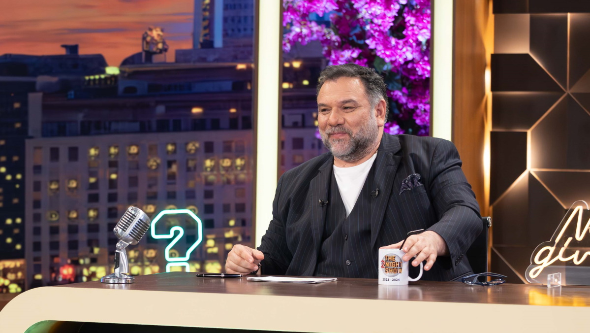 Γρηγόρης Αρναούτογλου: «Υπάρχουν στιγμές που δεν με πειράζει το πάχος μου κι άλλες που βλέπω τον εαυτό μου στον καθρέφτη και στενοχωριέμαι»