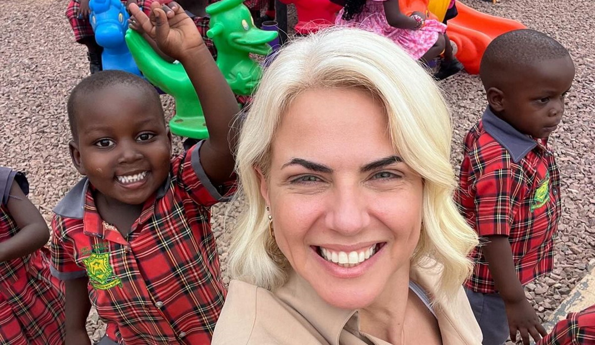 Χριστίνα Κοντοβά: Με safari look στην Ουγκάντα – Το ταξίδι ζωής με την κόρη της
