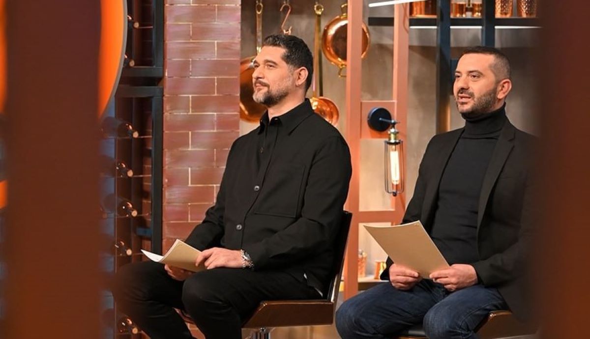 MasterChef: Η απουσία του Σωτήρη Κοντιζά και το ξεμάτιασμα της μαμάς του Λεωνίδα Κουτσόπουλου!