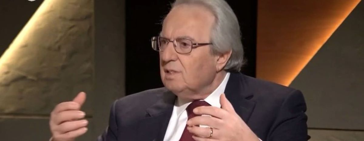 Γιώργος Μπαμπινιώτης: «Έχω μια άλλη σχέση με τον θάνατο. Πιστεύω ότι η ζωή δεν τελειώνει εδώ…»