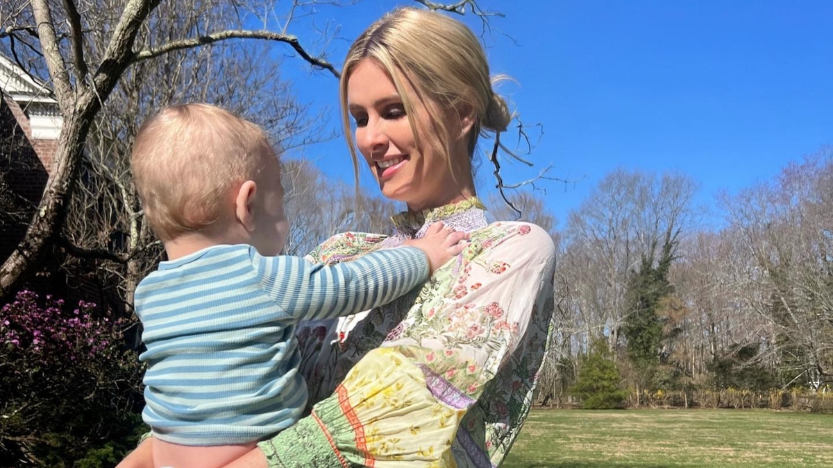 Η Νίκι Χίλτον αποκάλυψε το ασυνήθιστο όνομα του γιου της σχεδόν 2 χρόνια μετά τη γέννα
