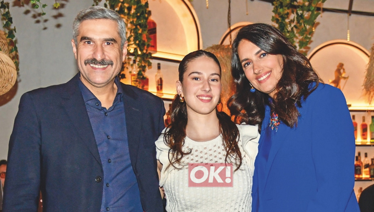 Νόνη Δούνια: Σπάνια εμφάνιση με τον σύζυγο και την 17χρονη κόρη τους