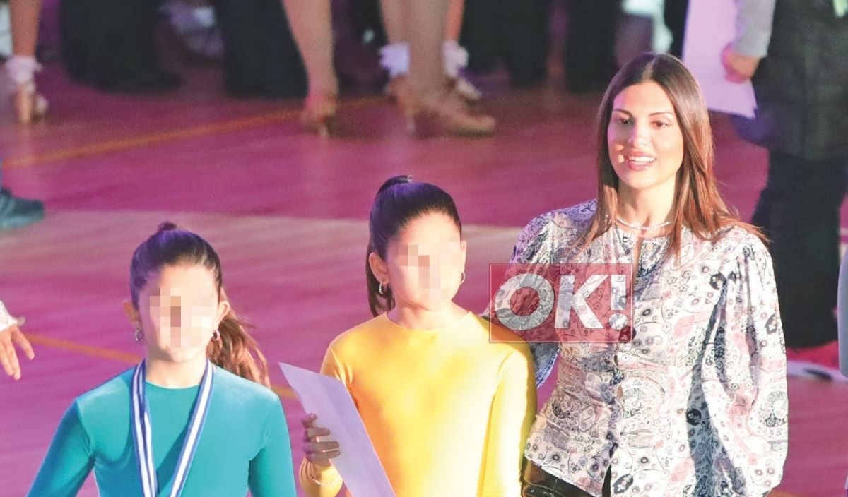 Σταματίνα Τσιμτσιλή: Σε παιδικό διαγωνισμό χορού μαζί με τις δύο κόρες της!