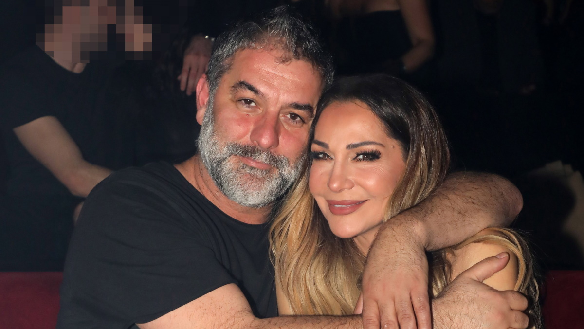 Δέσποινα Βανδή: Διασκέδασε σε νυχτερινό κέντρο με τον Βασίλη Μπισμπίκη!