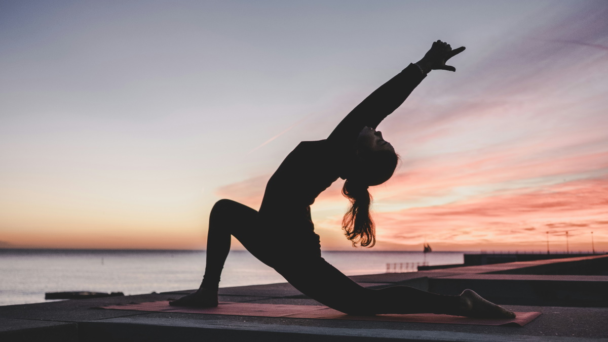 Μπορεί να βοηθήσει η yoga στον πόνο στη μέση;