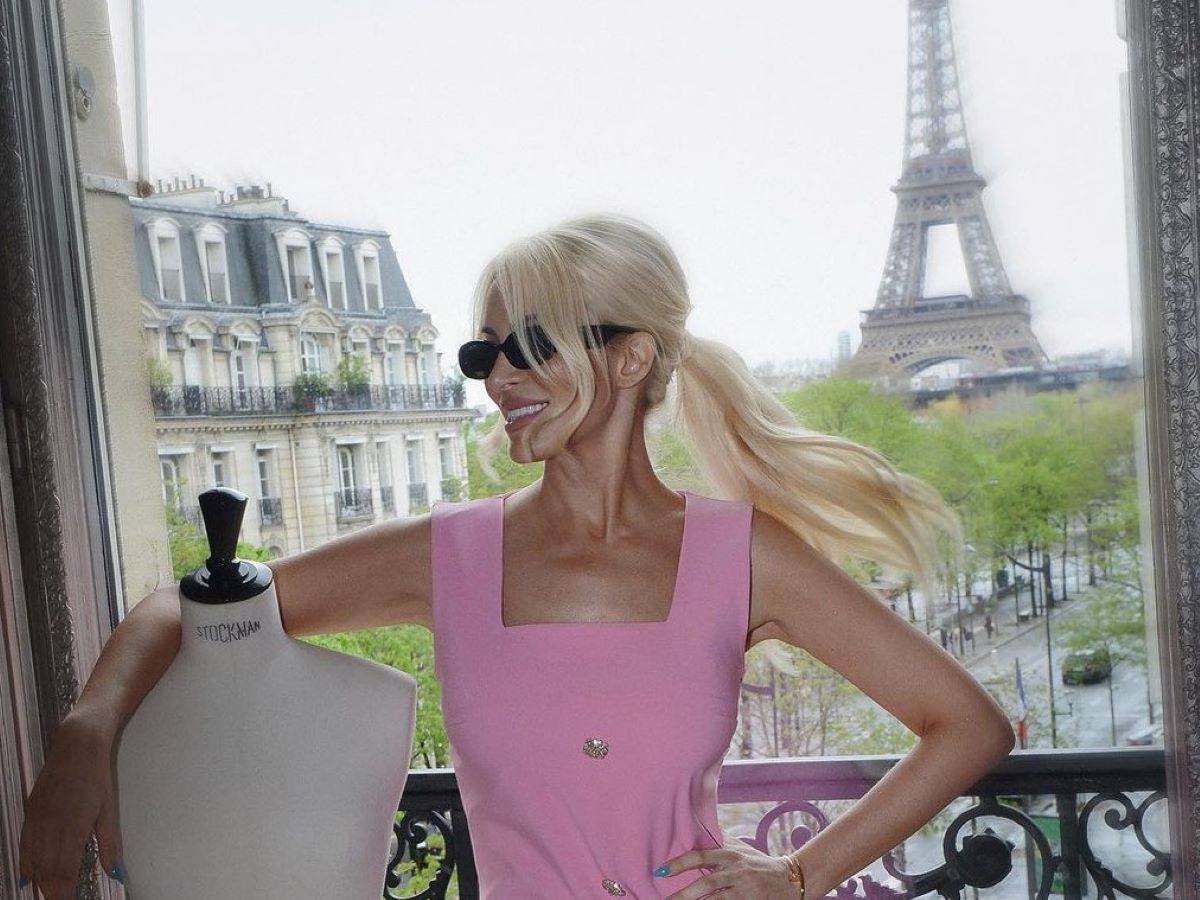Κατερίνα Καινούργιου: Η ιδιαίτερη tote bag που επέλεξε στο ταξίδι της στο Παρίσι
