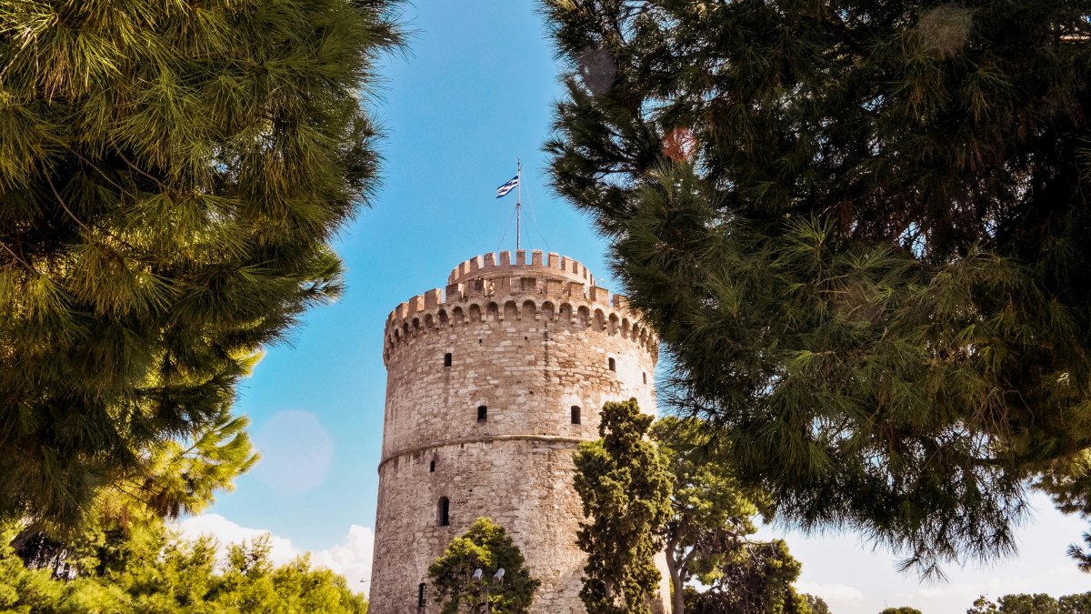 Άνδρας έπεσε από τον Λευκό Πύργο στη Θεσσαλονίκη