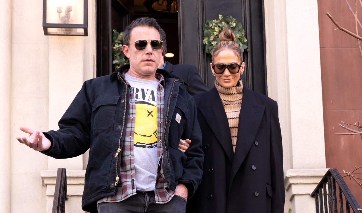 Τζένιφερ Λόπεζ: Με casual στυλ και croco τσάντα Hermès στη Νέα Υόρκη – H βόλτα με τον Μπεν Άφλεκ