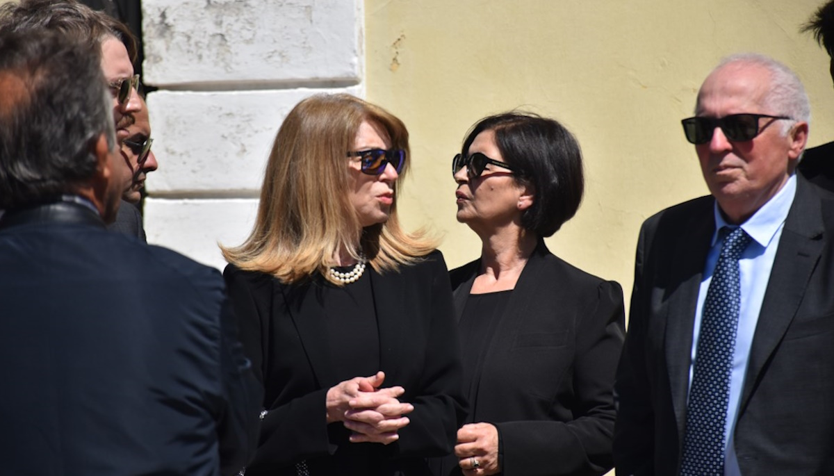 Έλλη Στάη: Πραγματοποιήθηκε η κηδεία της μητέρας της στη Λευκάδα