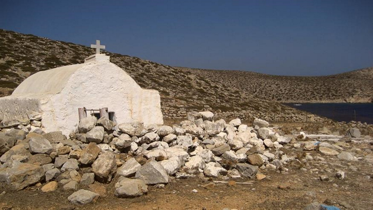 Σύρνα: Το μικρό νησί στο Αιγαίο κρύβει ιστορίες που συγκινούν