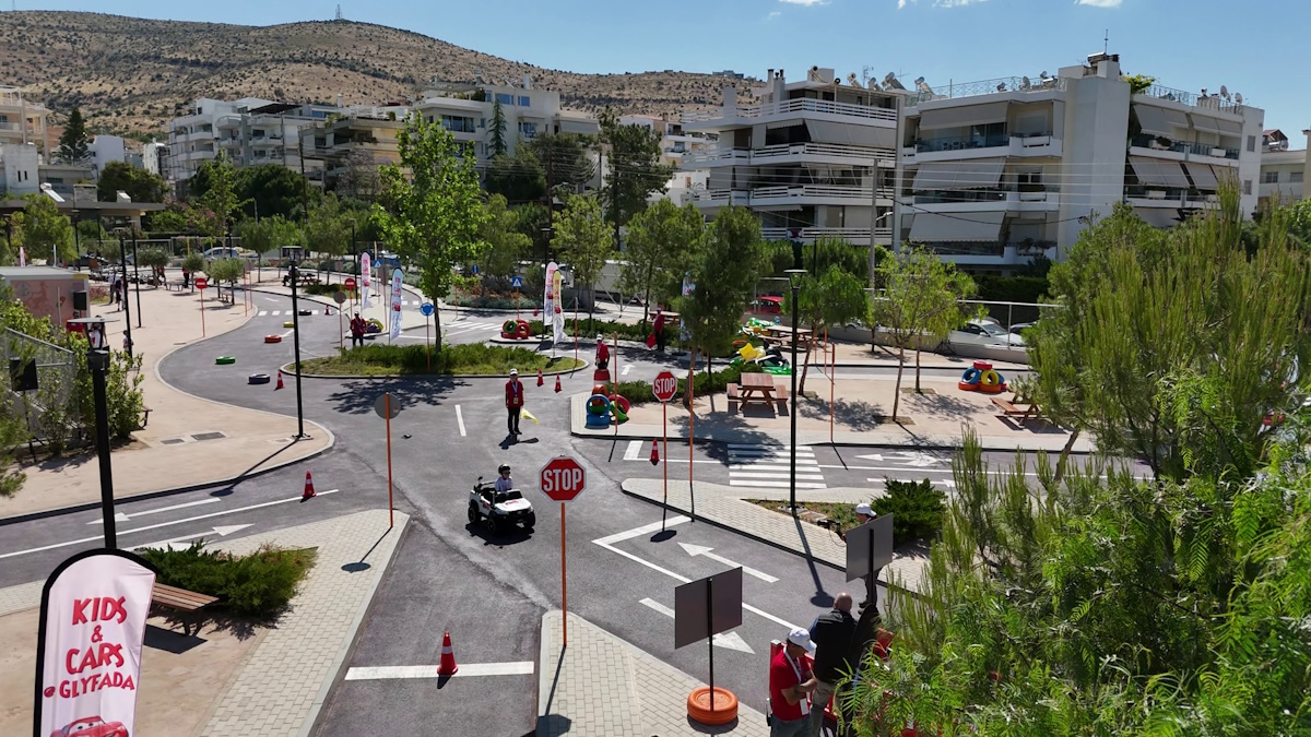 Πιτσιρικάδες οδηγοί υπεράνω… ηλικίας στο kids and cars της Γλυφάδας