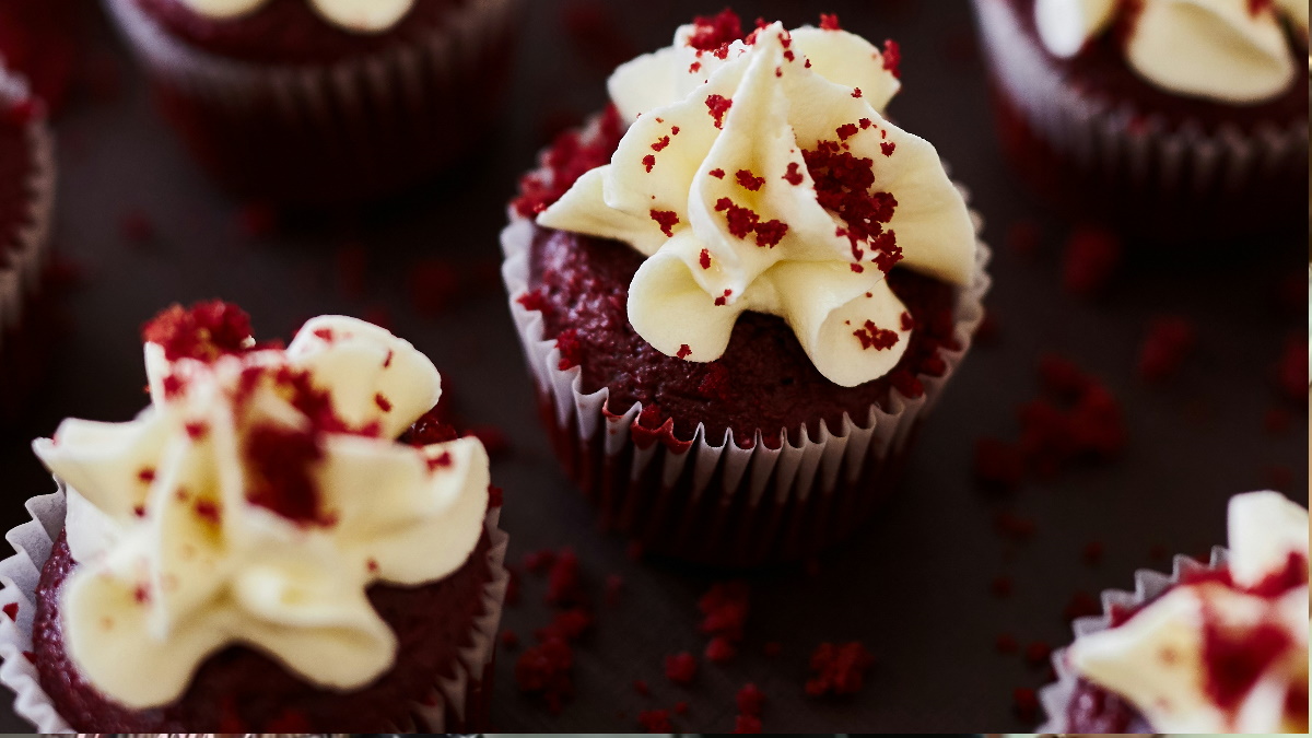 Red Velvet Cupcakes: Η πιο λαχταριστή συνταγή για τη «Γιορτή της Μητέρας»