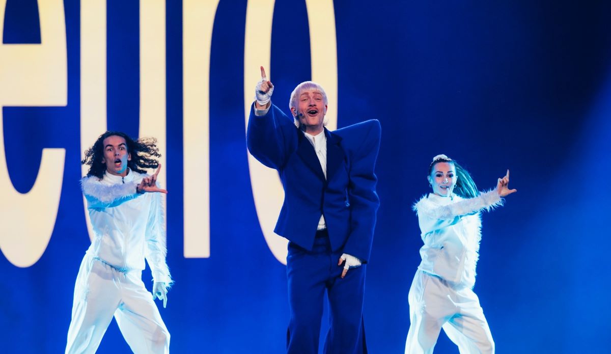 Eurovision 2024: O Γιόουστ Κλάιν επέστρεψε την Ολλανδία με ιδιωτικό αεροπλάνο μετά τον αποκλεισμό του