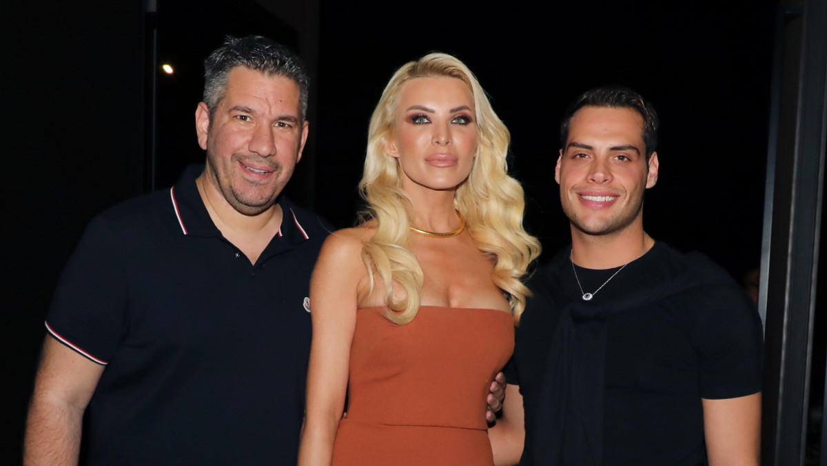 Κατερίνα Καινούργιου: Με chic στράπλες φόρεμα σε βραδινή της έξοδο
