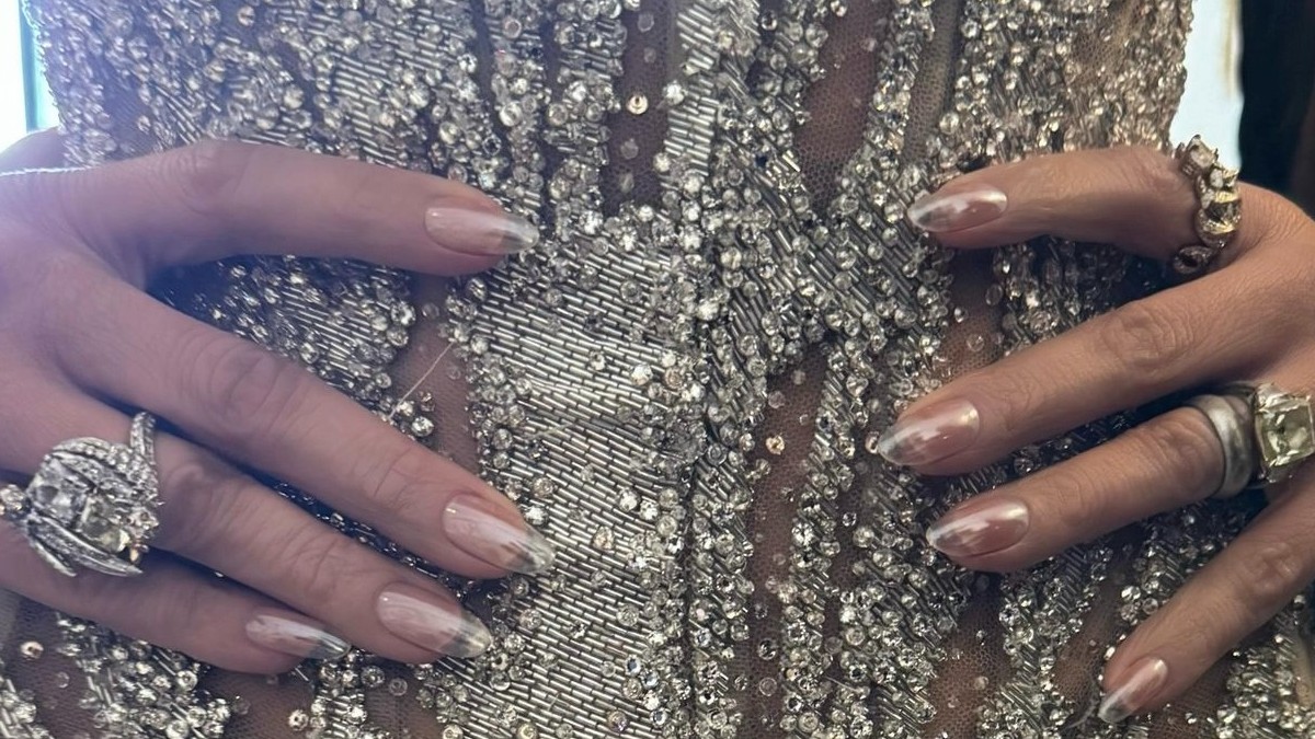 Ποια κυρία επέλεξε την τάση του glass manicure στο Met Gala 2024