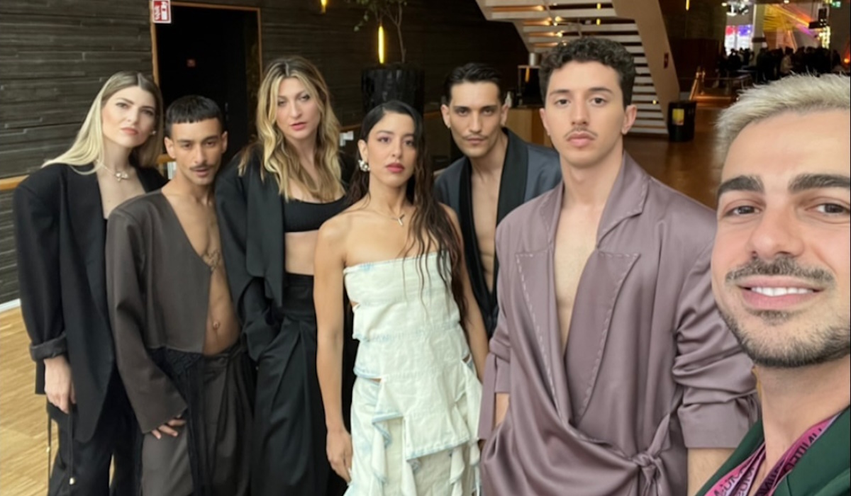 Μαρίνα Σάττι: Η έκπληξη που έκρυβε το φόρεμά της στο τιρκουάζ χαλί της Eurovision