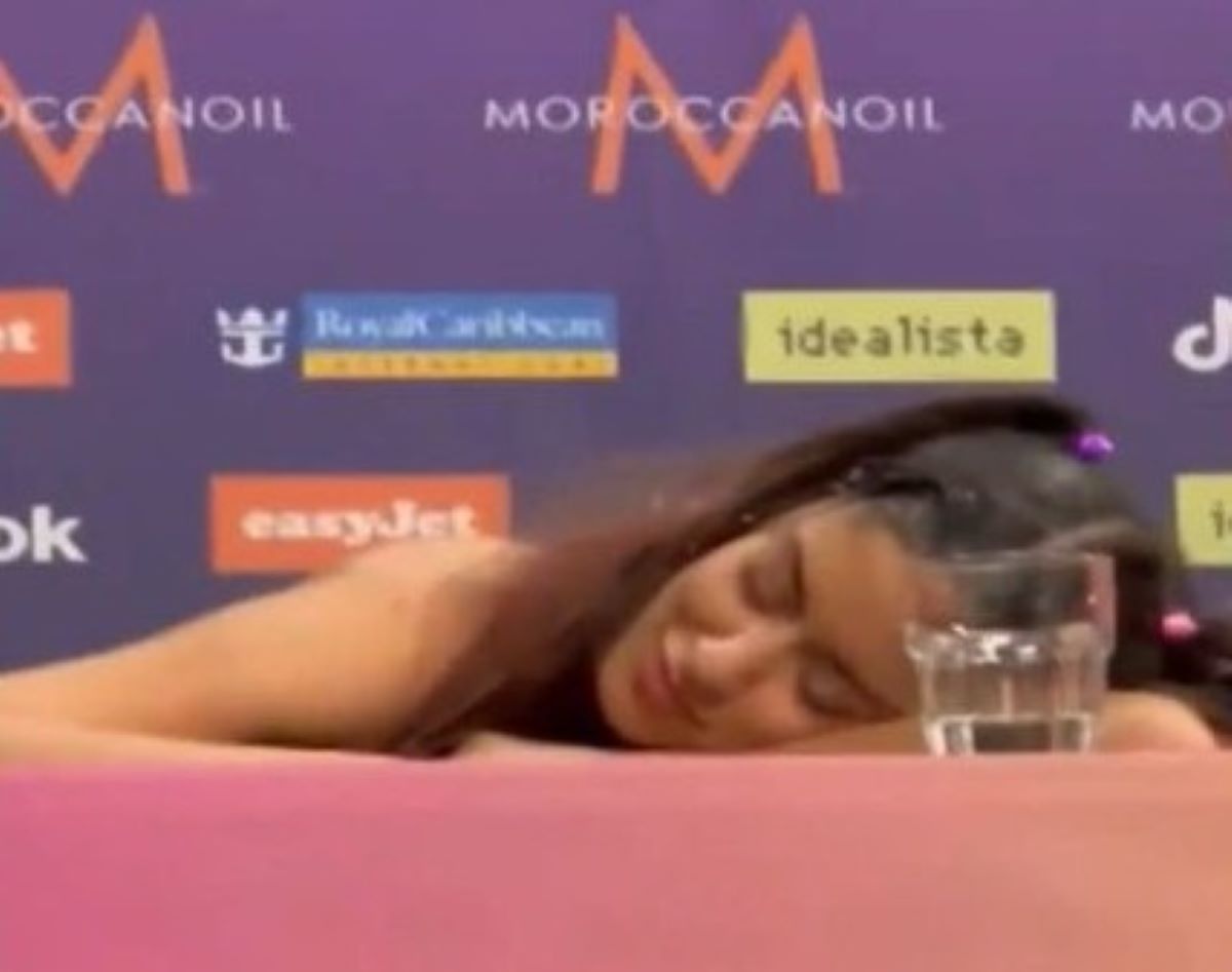 Eurovision 2024: Οι γκριμάτσες και τα χασμουρητά της Μαρίνας Σάττι την ώρα που το Ισραήλ μιλούσε στη συνέντευξη Τύπου