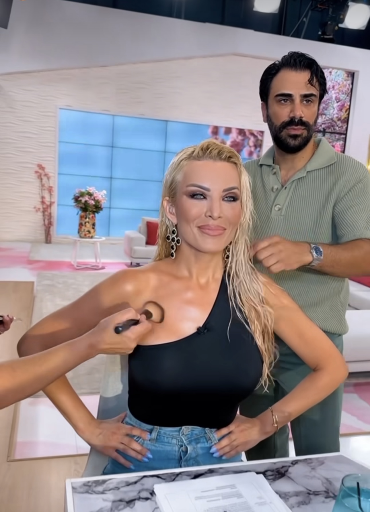 Η Κατερίνα Καινούργιου με highlither στα χέρια