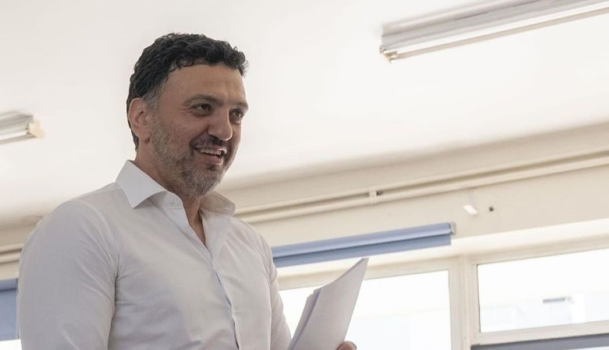 Βασίλης Κικίλιας: Ψήφισε έχοντας στο πλευρό του τη Τζένη Μπαλατσινού