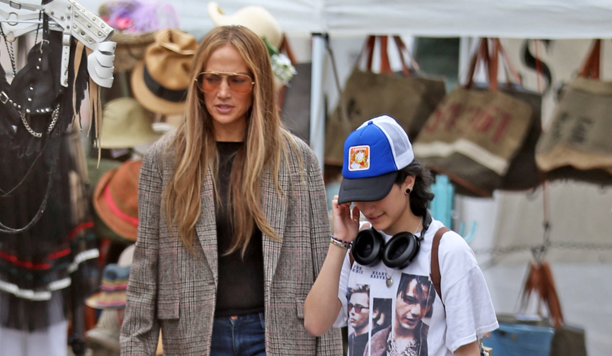 Τζένιφερ Λόπεζ: Στο shopping με την κόρη της επέλεξε croco Hermès Birkin  αξίας 77.000 δολαρίων