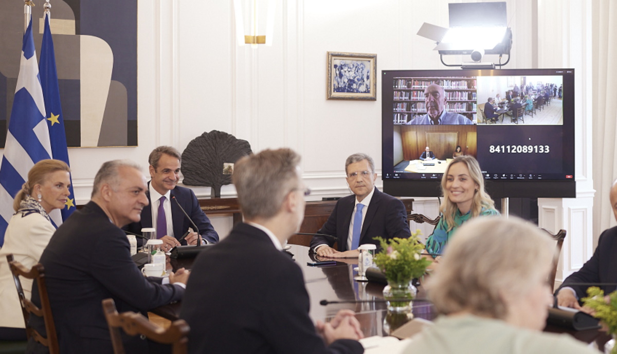 Ελεονώρα Μελέτη: Πού θα βρούμε το floral φόρεμα που επέλεξε στο Μέγαρο Μαξίμου μετά την εκλογή της στις Ευρωεκλογές
