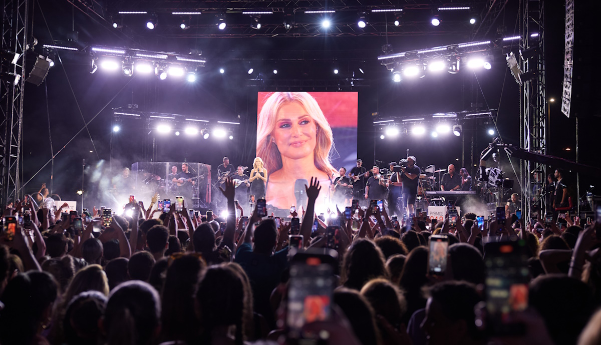 Νατάσα Θεοδωρίδου: Το απόλυτο sold out με 9.000 άτομα στην πρεμιέρα της στο Κατράκειο