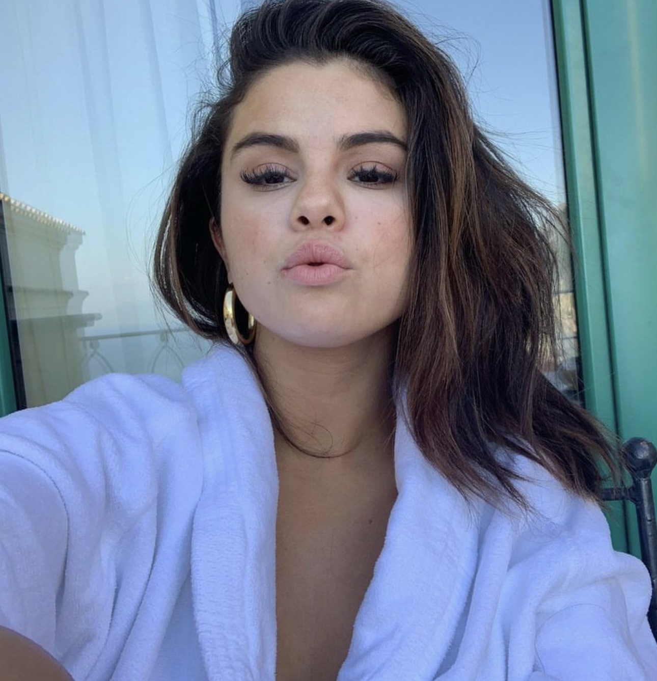 selena gomez κοντινό