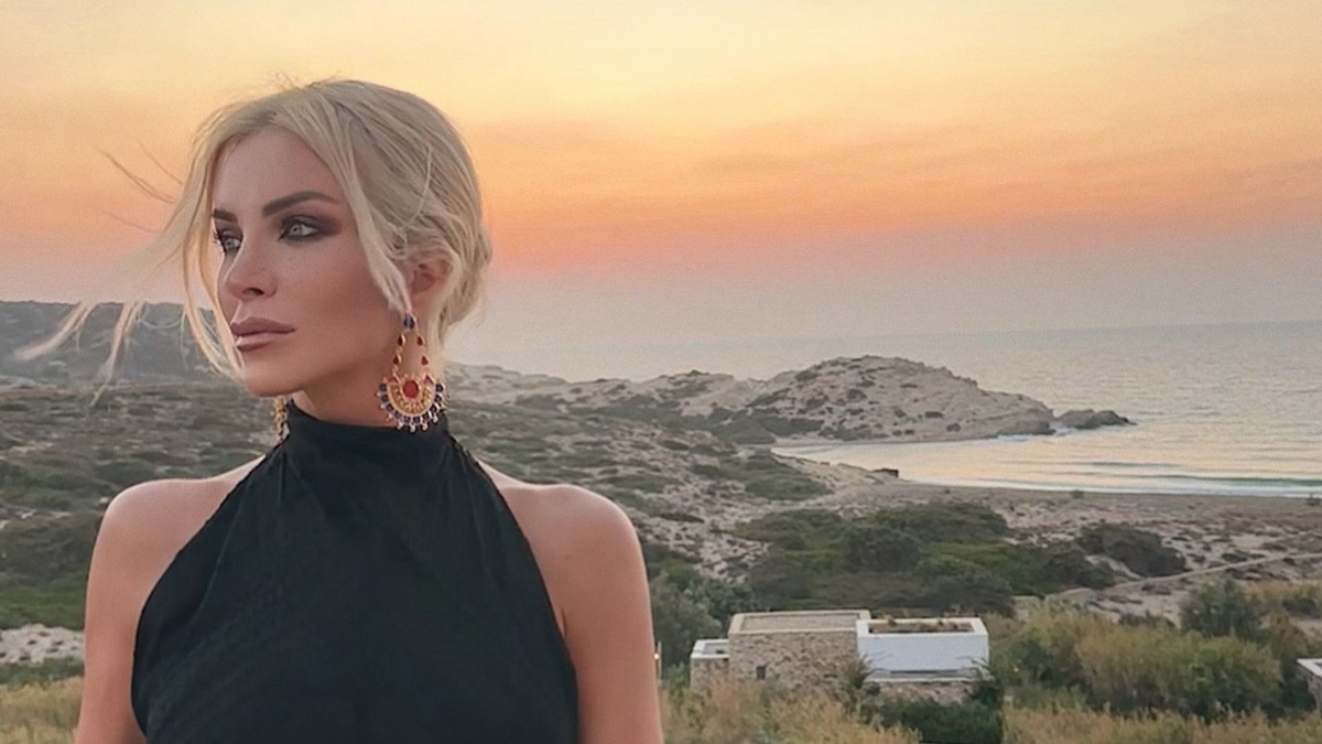 Κατερίνα Καινούργιου: Το ηλιοβασίλεμα που τη μάγεψε στην Αντίπαρο