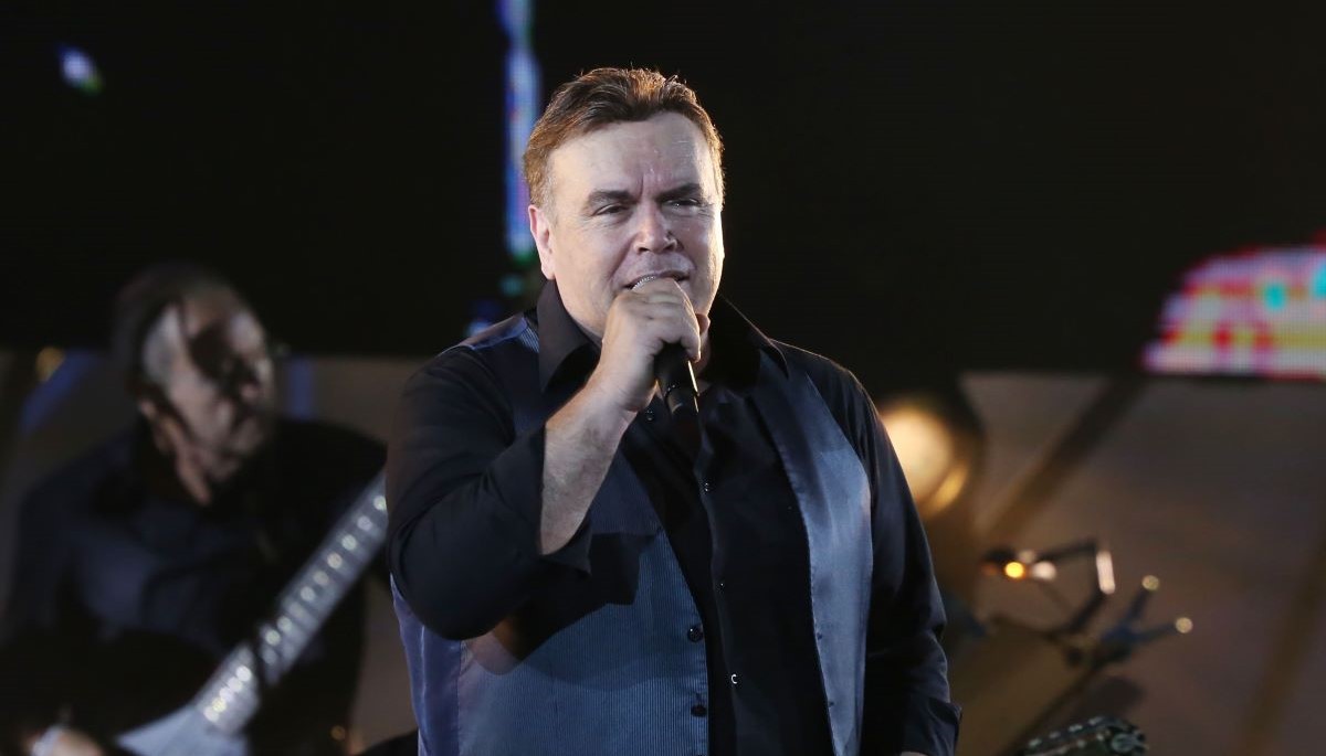 Μανώλης Λιδάκης: Θλίψη στην κηδεία του σπουδαίου τραγουδιστή