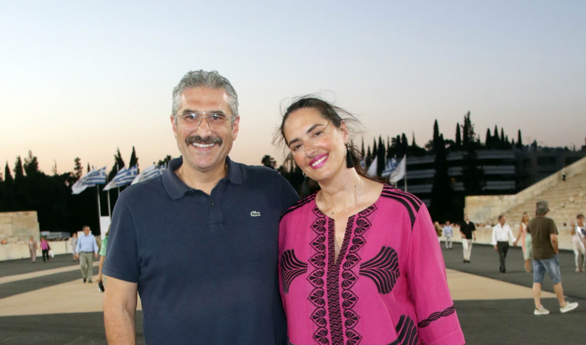 Νόνη Δούνια: Με κομψό boho καφτάνι σε σπάνια δημόσια εμφάνιση με τον σύζυγό της, Κυριάκο Μουρατίδη