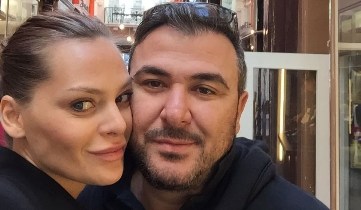 Υβόννη Μπόσνιακ: Στηρίζει δημόσια τον Αντώνη Ρέμο μετά την υπόθεση της φοροδιαφυγής