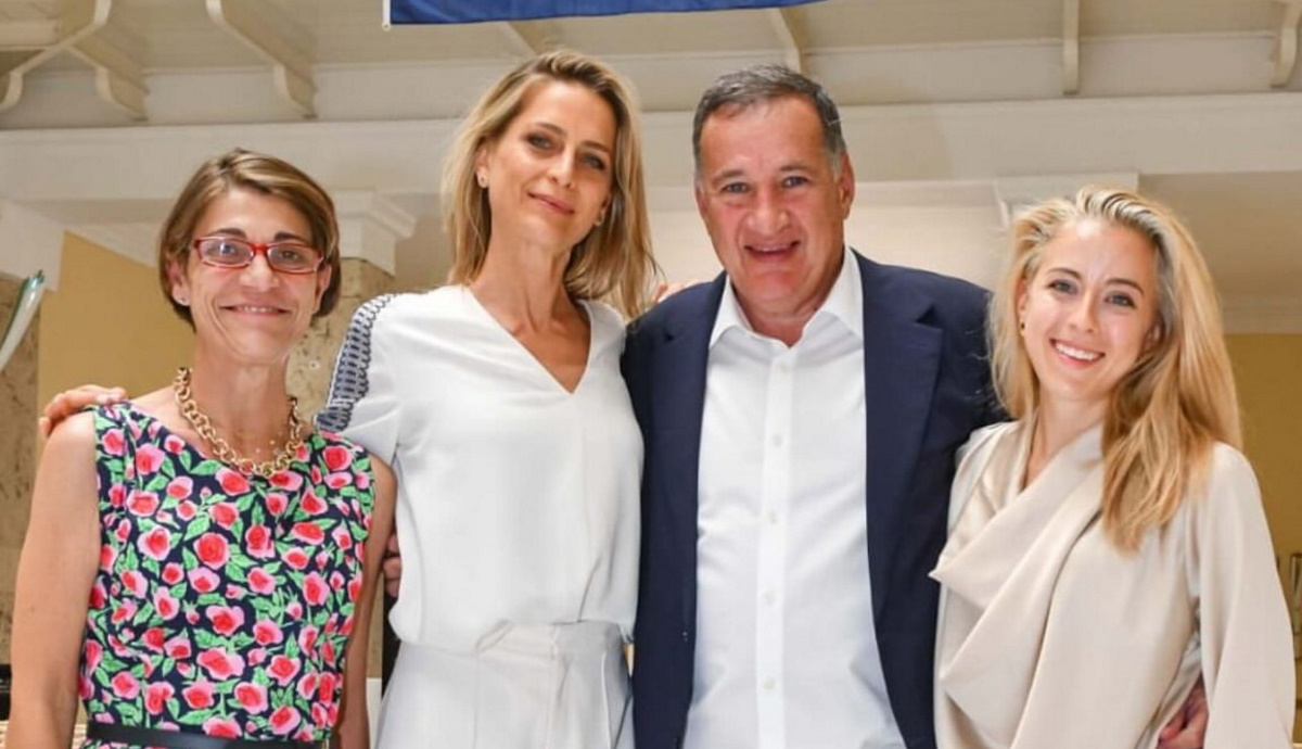 Τατιάνα Μπλάτνικ: Επέλεξε total white look με grecian πινελιές σε εκδήλωση της Βreathe Hellas