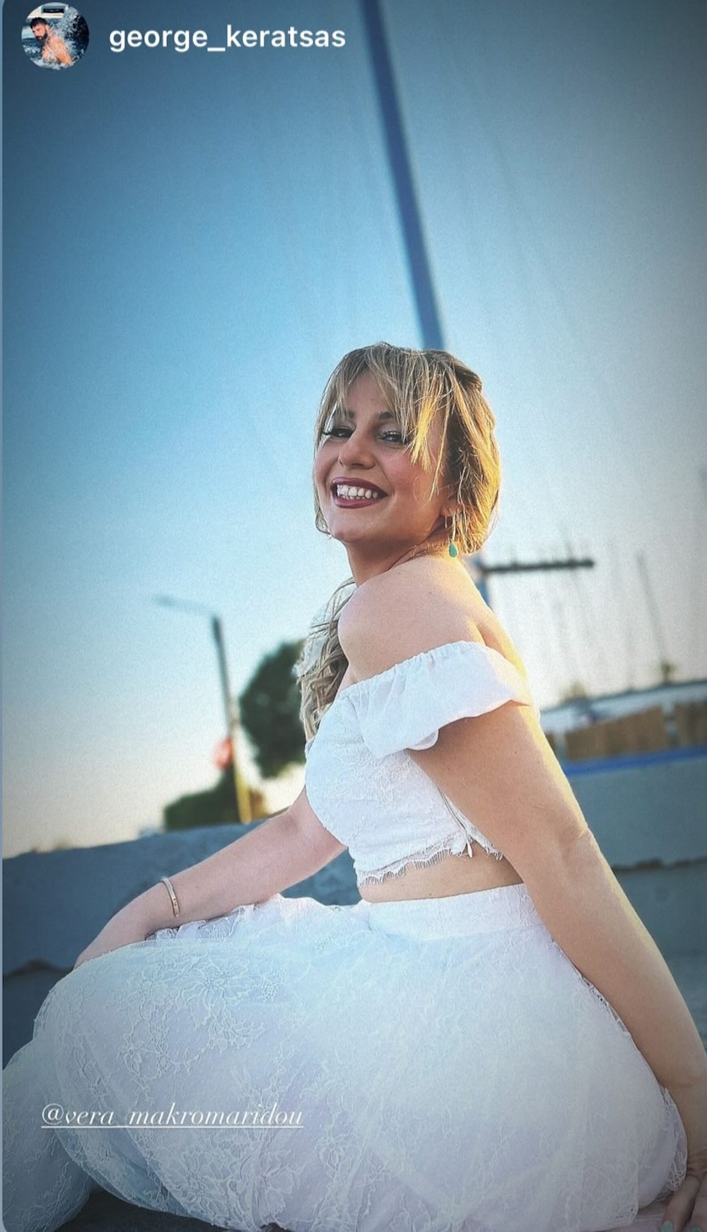 Η Βέρασ Μακρομαρίδου μέσα στο boho νυφικό της.