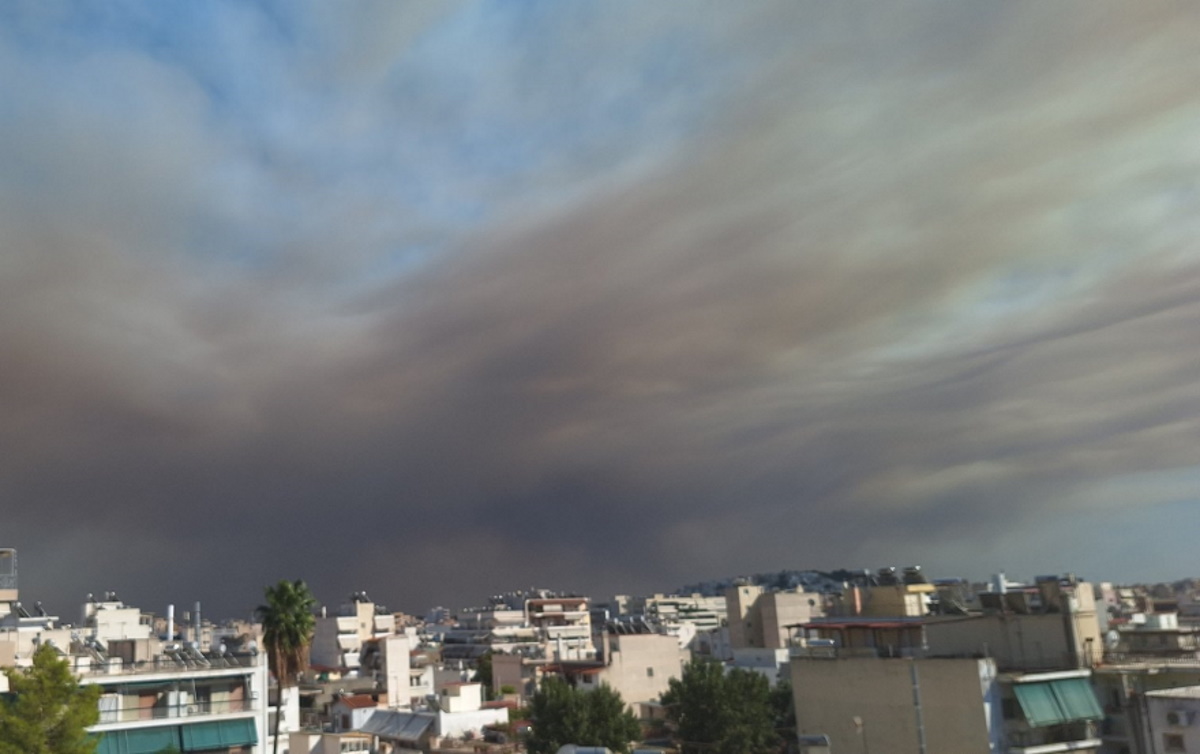 Φωτιά: Οι ειδικοί προειδοποιούν για το τι πρέπει να προσέξουμε λόγω της αποπνικτικής ατμόσφαιρας