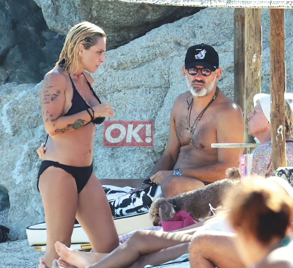 Η Ελεωνόρα Ζουγανέλη με τον Νίκο Συρίγο στην παραλία Αγράρι στη Μύκονο.