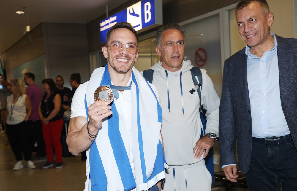 Ο αναπληρωτής υπουργός Αθλητισμού Γιάννης Βρούτσης υποδέχτηκε τον Ολυμπιονίκη Λευτέρη Πετρούνια.