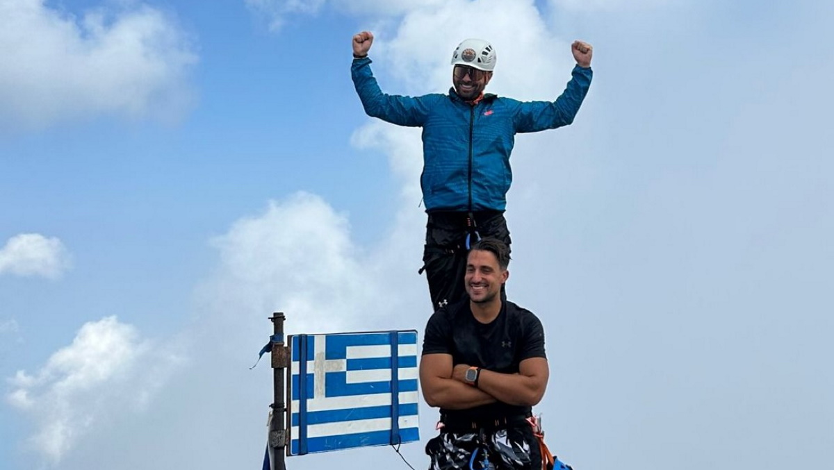 Ηλίας Βρεττός – Σάκης Κατσούλης: Στην κορυφή του Ολύμπου με τις συντρόφους τους