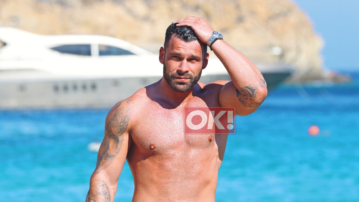 Στάθης Σχίζας: Βουτιές στην παραλία Super Paradise