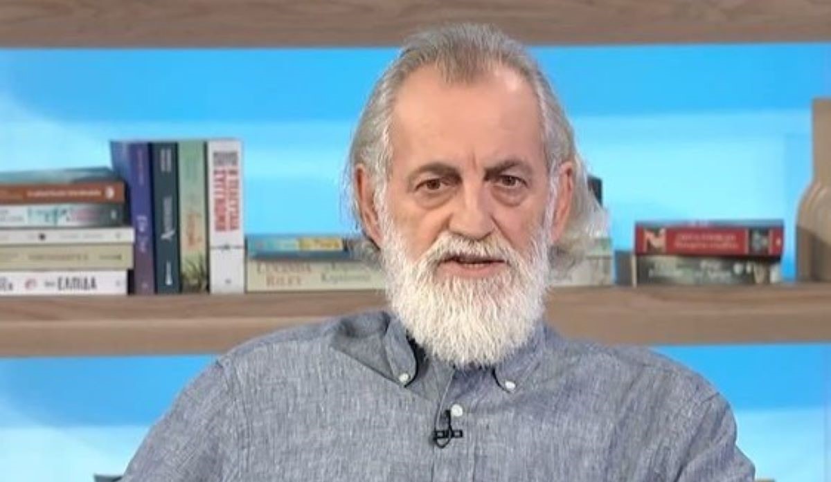 Μιχάλης Αεράκης: «Μερικές φορές χρησιμοποιούμε τη σάτιρα για να βγάλουμε δικά μας εσώψυχα ή να χτυπήσουμε κάποιον»
