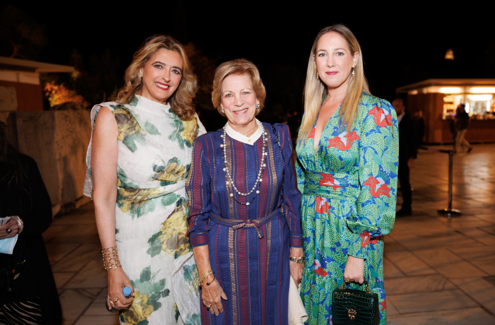 Οι Χριστιάννα Βαρδινογιάννη, Άννα Μαρία, Θεοδώρα. 
