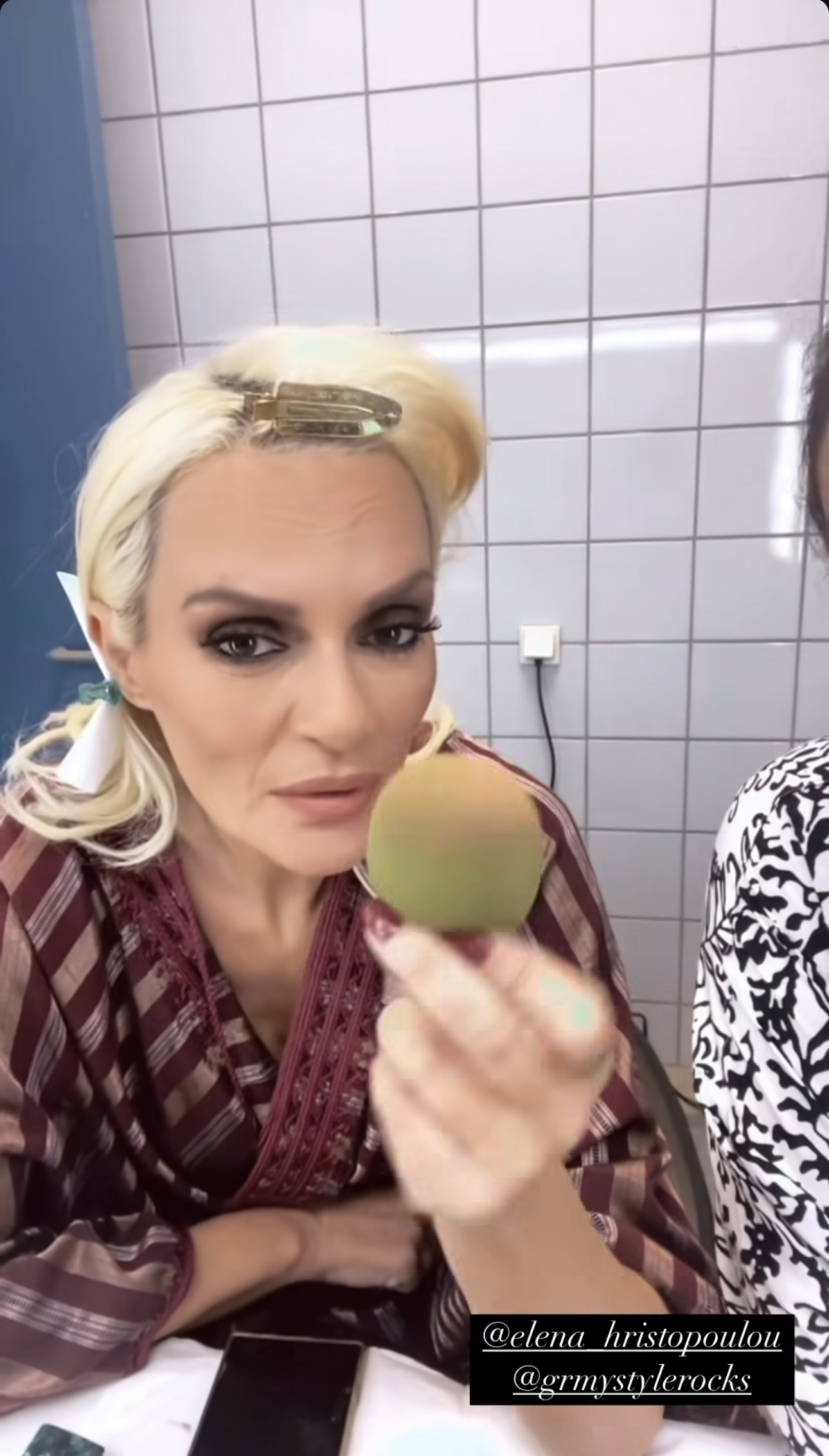 Η Ελένα Χριστοπούλου με beauty blender