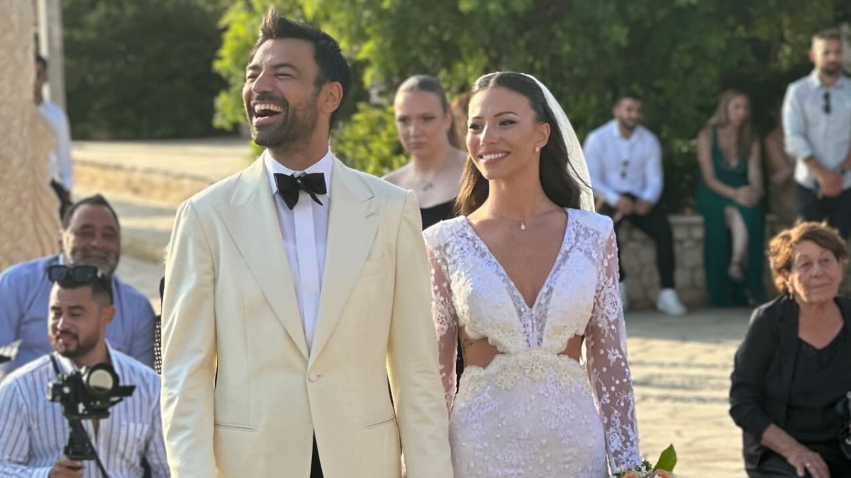 Αντρέας Γεωργίου – Σιμώνη Χριστοδούλου: Η ανυπομονησία και η ιδιαίτερη προετοιμασία του ζευγαριού λίγο πριν φτάσουν στην εκκλησία