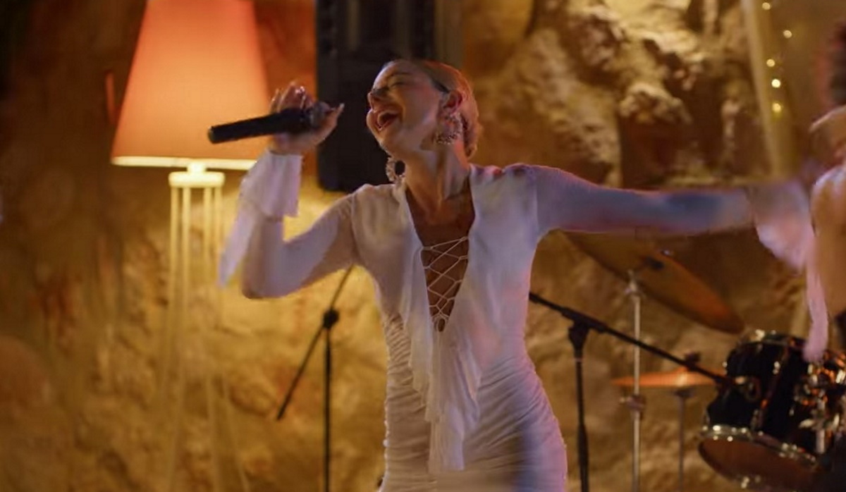 Josephine: Η εκρηκτική εμφάνισή της στην Κατάρα της Τζέλας Δελαφράγκα