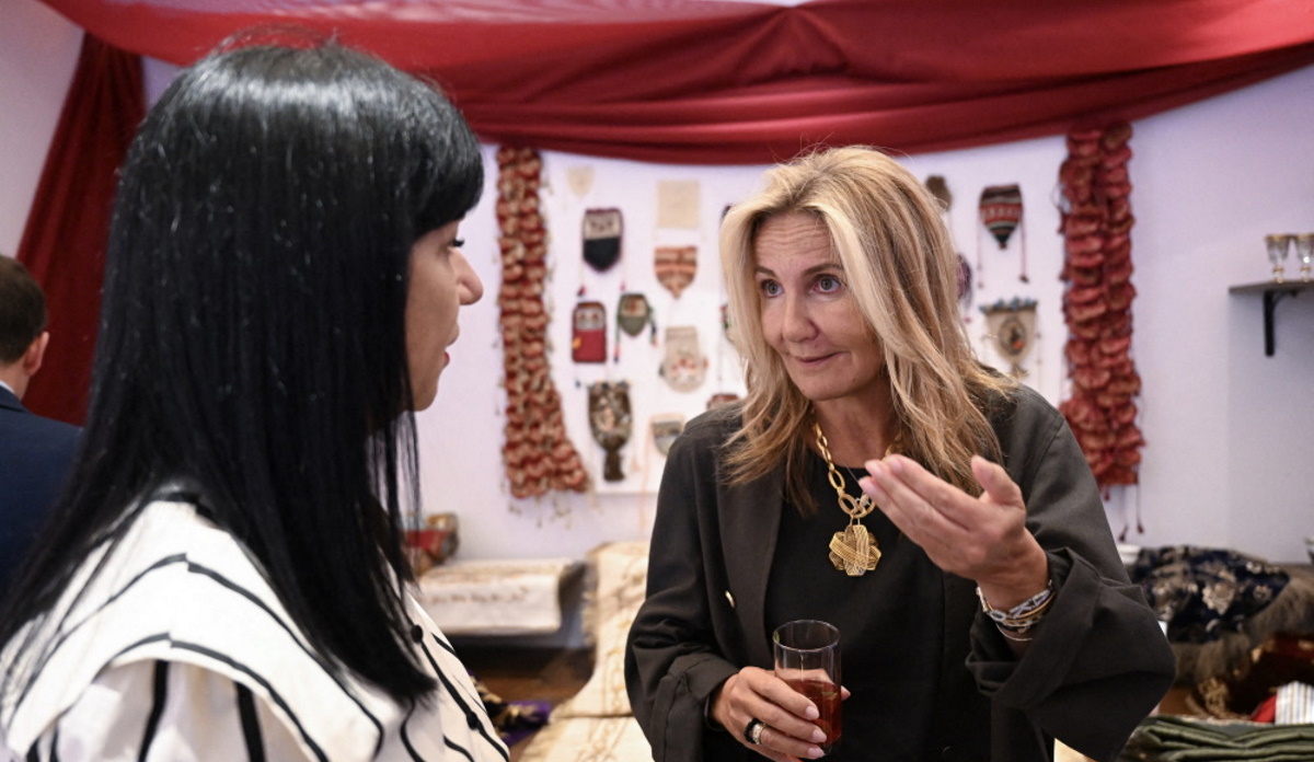 Μαρέβα Μητσοτάκη: Το chic φθινοπωρινό σύνολο και το ογκώδες συμβολικής σημασίας μενταγιόν που επέλεξε στη Νέα Υόρκη