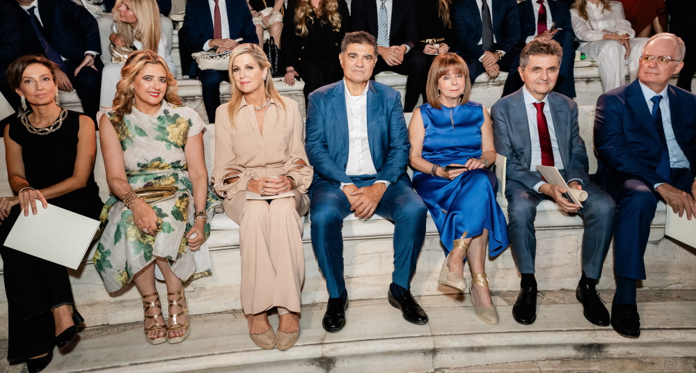 Οι Audrey Azoulay, Χριστιάννα Βαρδινογιάννη, Βασίλισσα Maxima, Γιάννης Β. Βαρδινογιάννης, Κατερίνα Σακελλαροπούλου, Παύλος Κοτσώνης, Κωνσταντίνος Τασούλας.